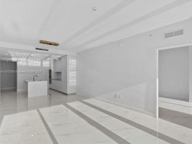 Photo - 700 NE 24th St Unit 700 NE 24th St  503