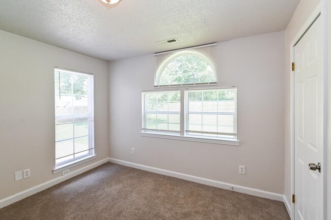 Photo - 4786 Greenlawn Cove