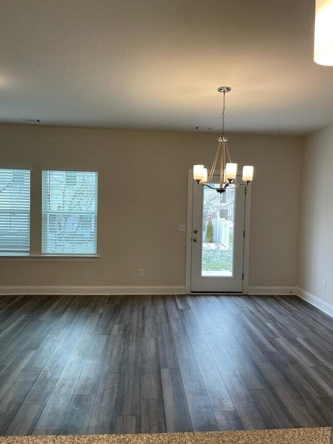 Photo - 1553 Olympic Ln