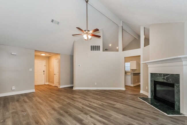 Photo - 275 Eagle Way