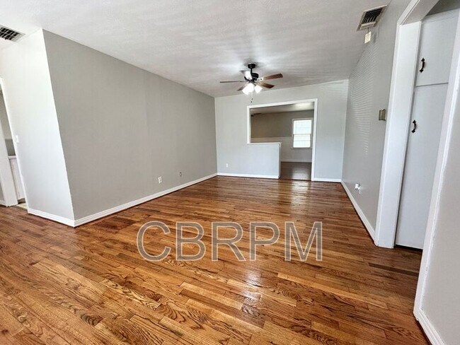 Photo - 3818 32nd St