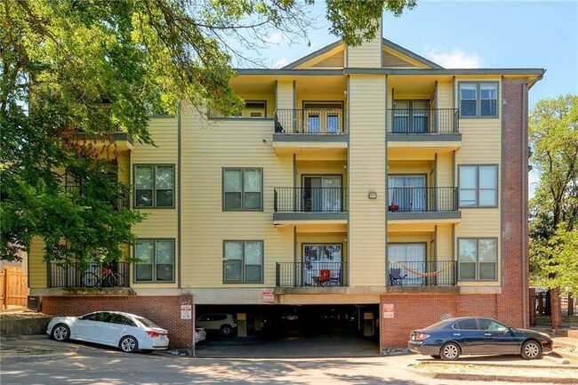 Photo - 914 W 26th St Condo Unit 206