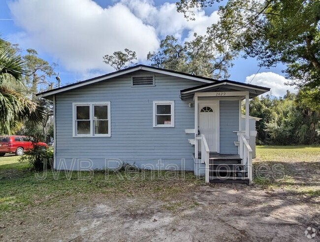 Building Photo - 2429 Schumacher Ave Rental