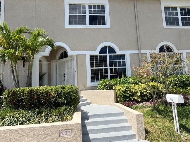 Building Photo - 232 Columbia Dr Rental