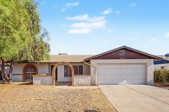Building Photo - 5733 W Mescal St