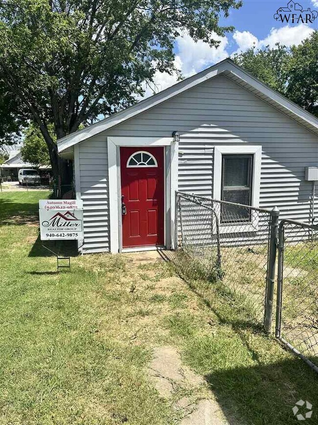 Building Photo - 2205 Taylor St Rental