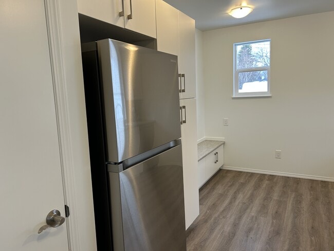 Building Photo - 5915-5119 119 Ave Unit Bsmt - G3