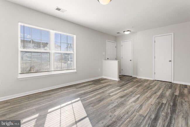 Photo - 5089 Stapleton Terrace