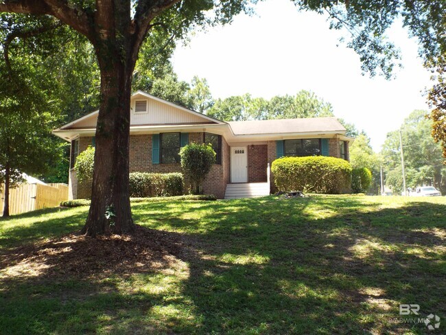 Building Photo - 112 Tomrick Cir Rental