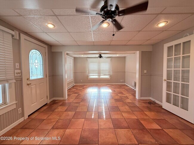 734 S Main St