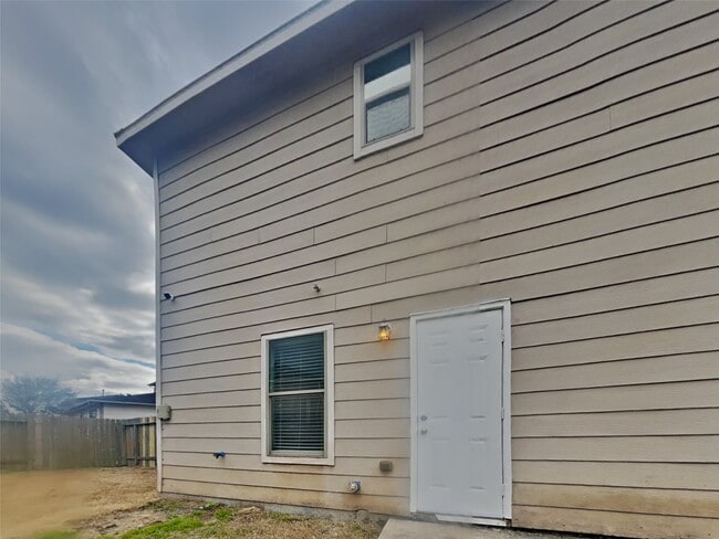 Building Photo - 1811 Artem Ct