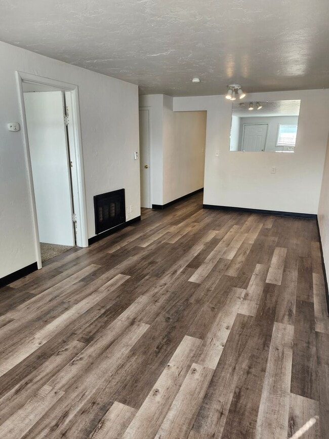 Photo - 928 W Ruby St Unit 928ru - C