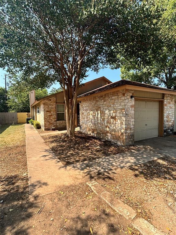 Building Photo - 1013 Bird Creek Dr Rental