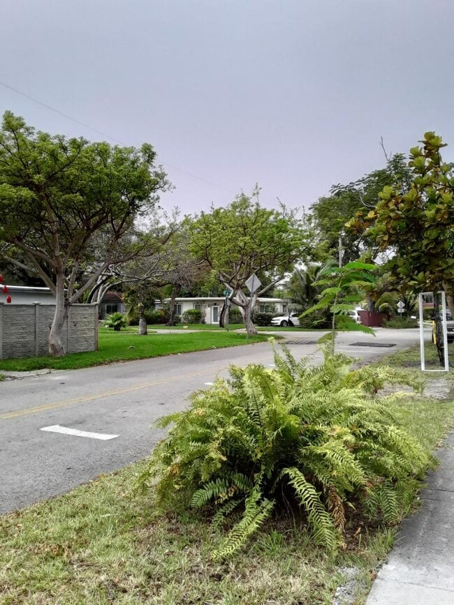 Photo - 451 NE 134th St