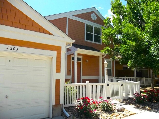 Building Photo - Love Where You Live – 2 Bed Condo in the H...