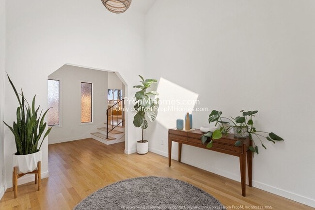 Photo - Mid-Century Modern Three Bedroom in Happy Valley!