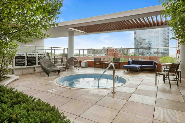 Photo - 998 S State St