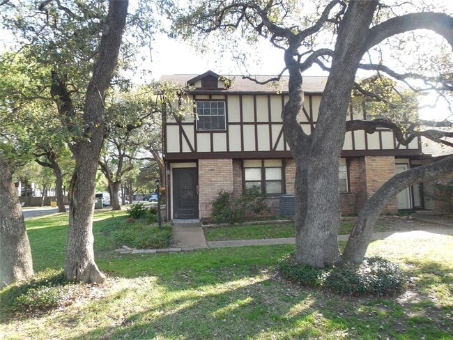 Building Photo - 3501 Greystone Dr Rental