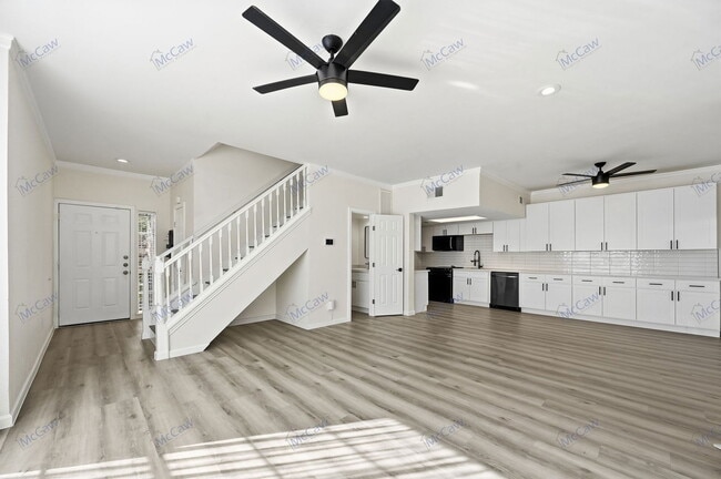 Photo - 7151 Gaston Ave Unidad 705