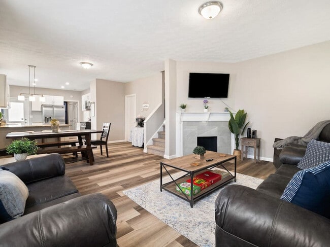 Photo - 1415 W 57th St Unit ID1061205P