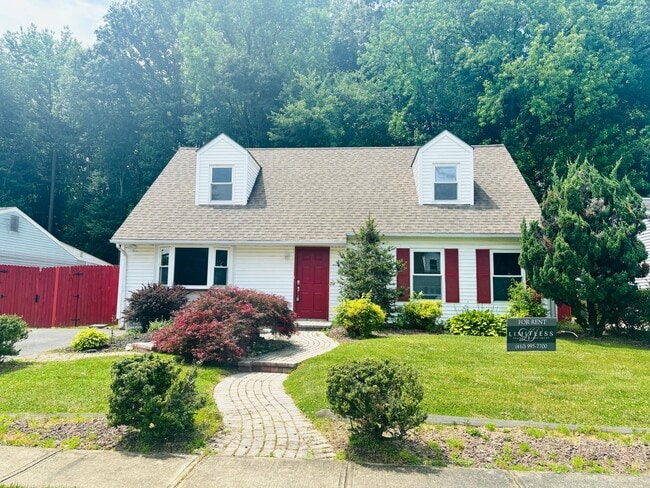 Building Photo - 111 Diminish Dr