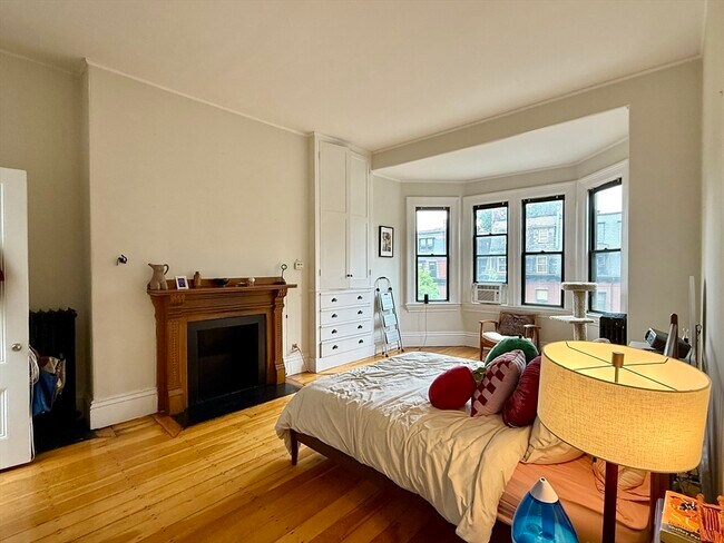 Photo - 354 Marlborough St Unit 3