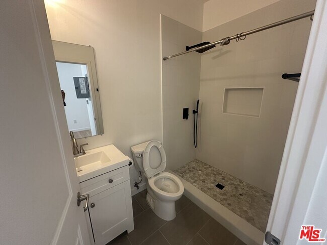 Photo - 1174 S Windsor Blvd