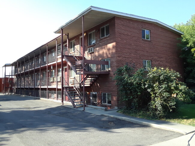 Close to U of U & Downtown - 828 E 200 S Apartments Unit 9