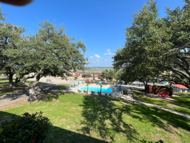 Building Photo - 1581 Parkview Dr Rental
