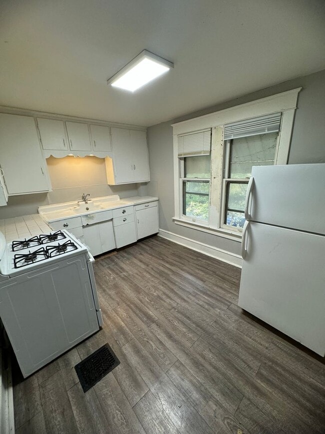 Photo - 1009 W 15th St Unidad 1009 1/2 West 15th Street