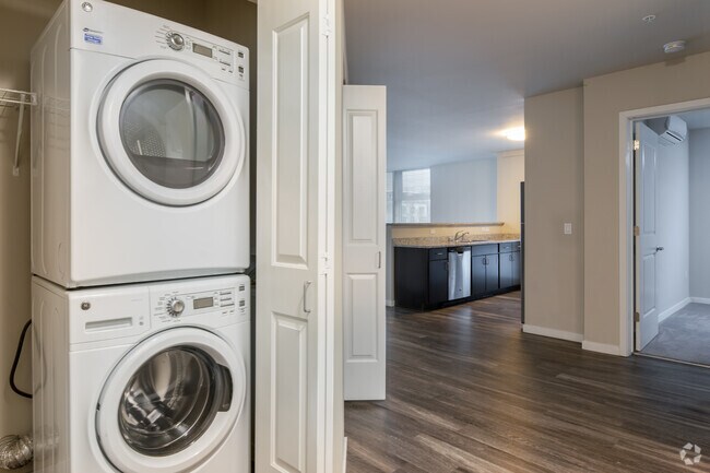 2BR, 2BA - C4