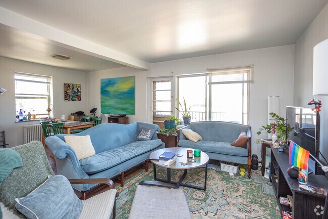 2BR, 1BA - 950 SF - Living Room - 5604 Fifth Avenue-Claridge