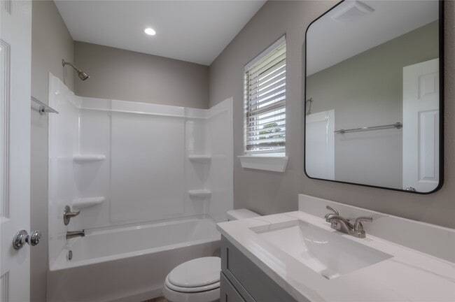 Building Photo - 250 Shady Oaks