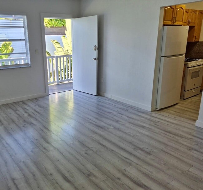 Building Photo - 344 Meridian Ave Unit .