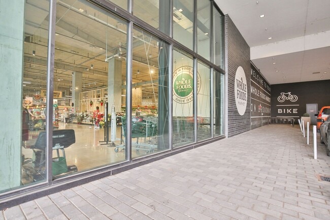 Photo - 1200 Broadway Unidad 1410.1340772