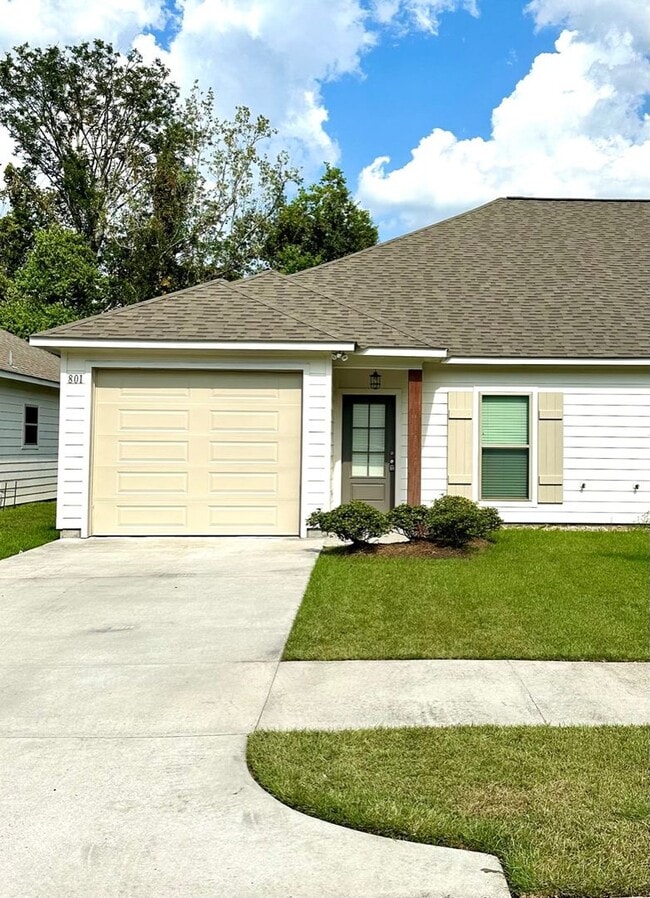 Building Photo - 801 S Audubon Pl Ave