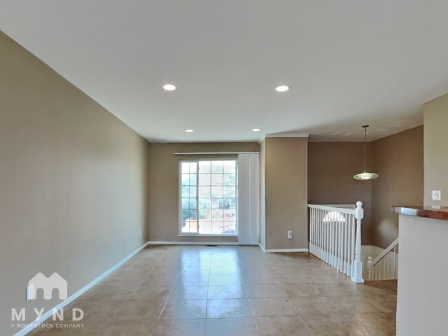 Photo - 347 Leona Dr