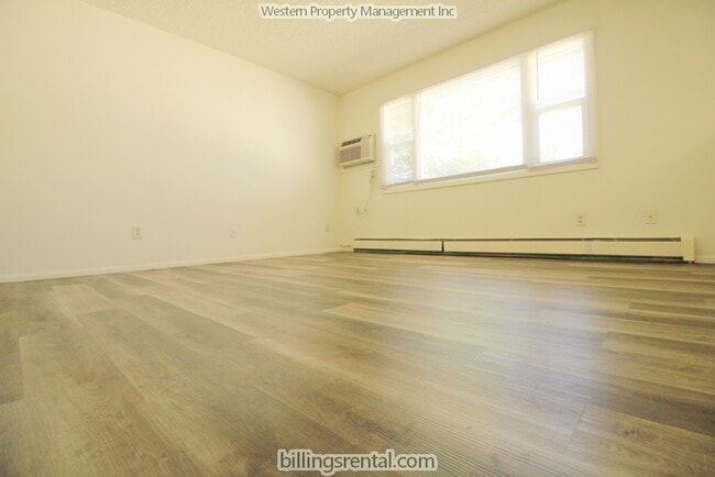 Living Room - 1221 Yellowstone Ave Unit #A