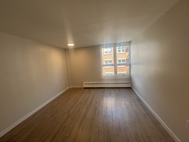 Photo - 5222-5222 Green St Unit 21