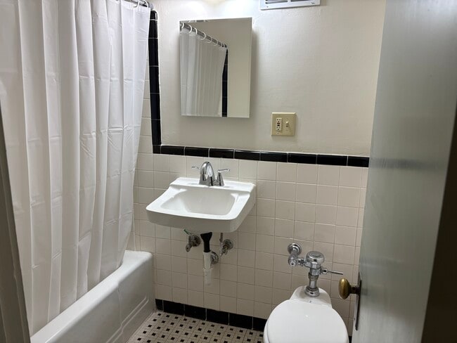 Bathroom - Homestead