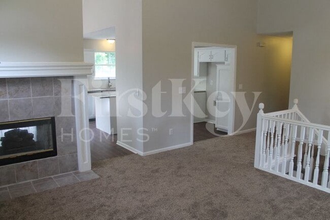 Photo - 619 N Crest Dr