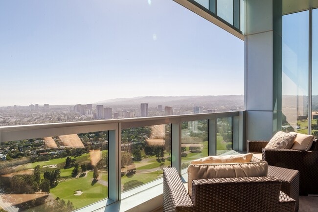 Photo - Ten Thousand