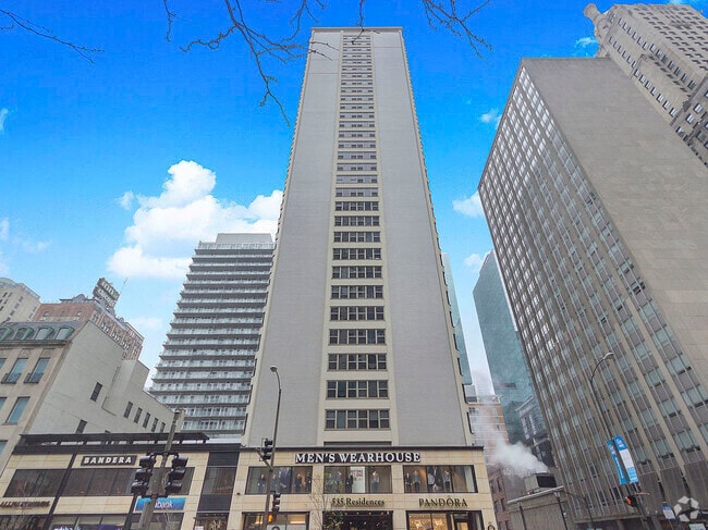 Building Photo - 535 N Michigan Ave Unit 2903 Rental