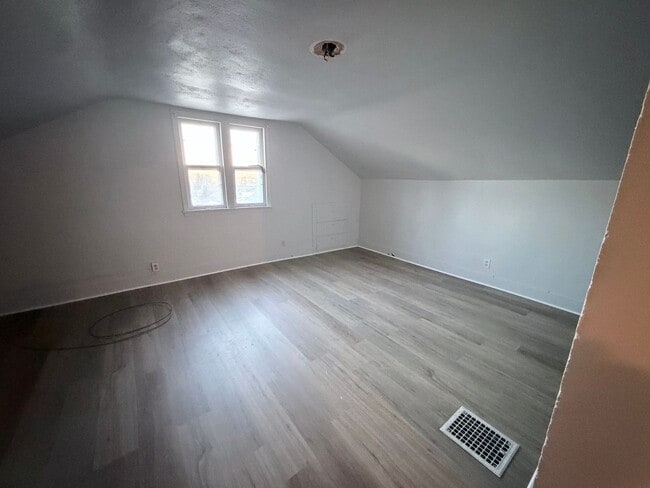 Photo - 2321 Dupont St Unit #3 - Upstairs