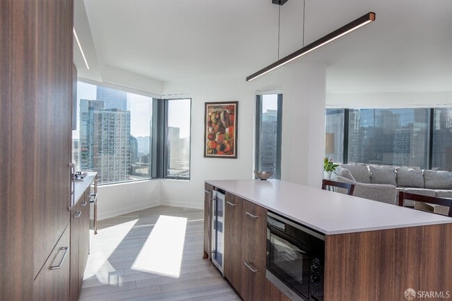 Photo - 280 Spear St