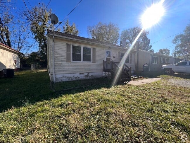 Building Photo - 9 N Fern Ave Rental