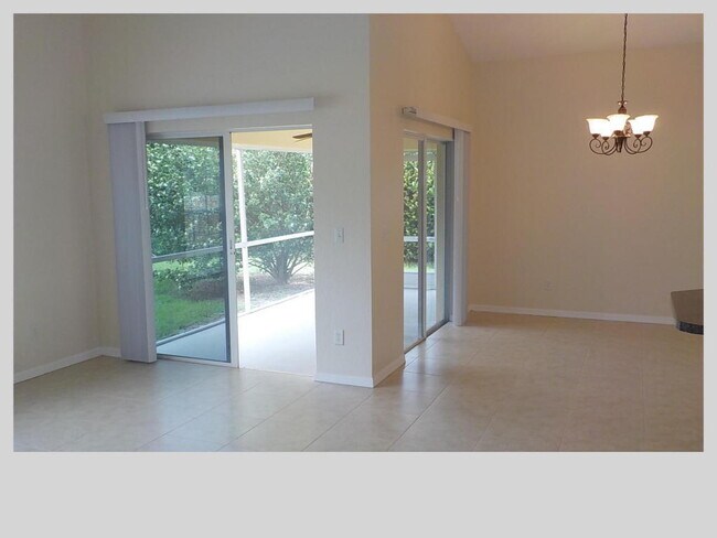 Photo - 512 NW Colonial St