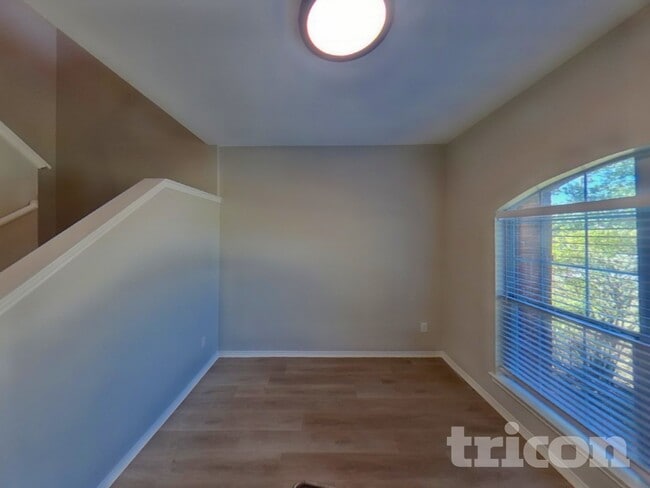 Photo - 521 Sandy Ln