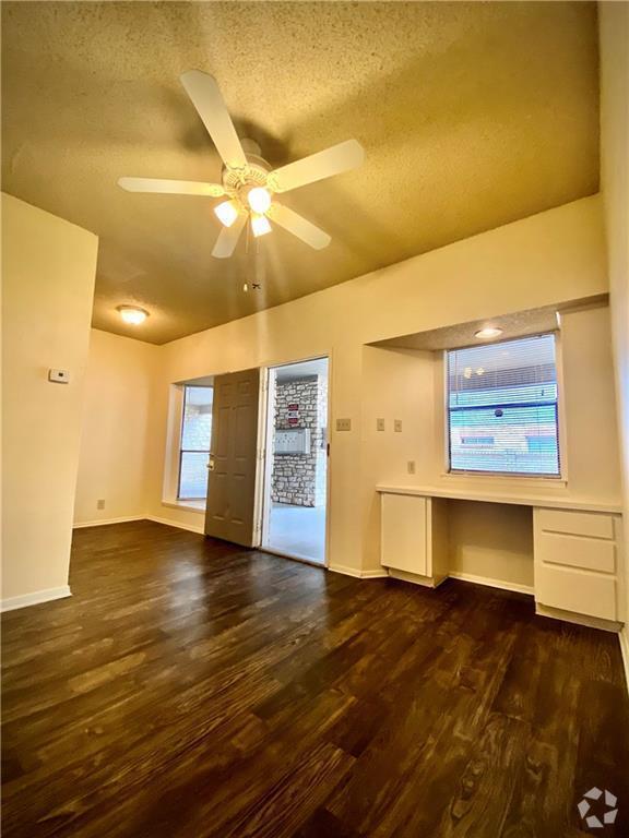 Building Photo - 2604 Salado St Unit 102 Rental