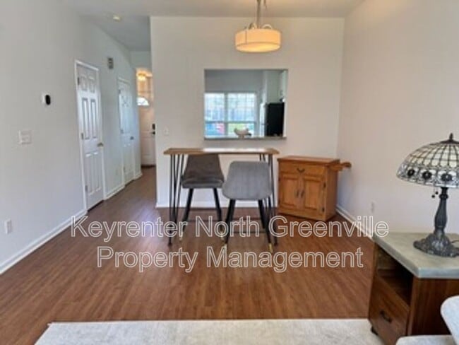 Photo - 612 Graythorn Ln